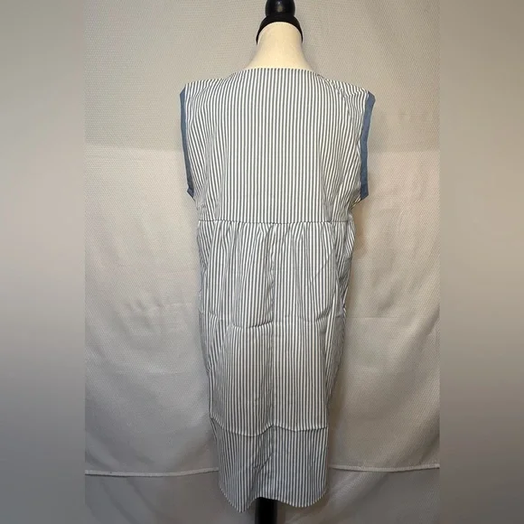 Floral Embroidered Striped Dress - Picture 9 of 11